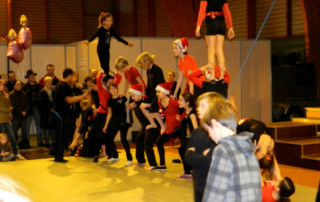 Atelier cirque- Marché de Noël 2011 - école de cirque En Piste - Cesson-Sévigné - Rennes Metropole