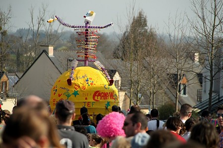 Ecole de Cirque En Piste! au Carnaval d'Acigné 2020