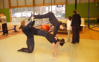 Animation cirque - Marché de Noël de Cesson-Sévigne 2010 - école de cirque En Piste - Cesson-Sévigné - Rennes Metropole