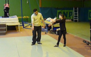 Animation cirque - Marché de Noël de Cesson-Sévigne 2010 - école de cirque En Piste - Cesson-Sévigné - Rennes Metropole