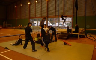 Animation cirque - Marché de Noël de Cesson-Sévigne 2010 - école de cirque En Piste - Cesson-Sévigné - Rennes Metropole