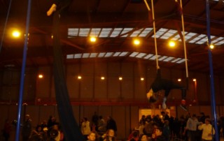 Animation cirque - Marché de Noël de Cesson-Sévigne 2010 - école de cirque En Piste - Cesson-Sévigné - Rennes Metropole