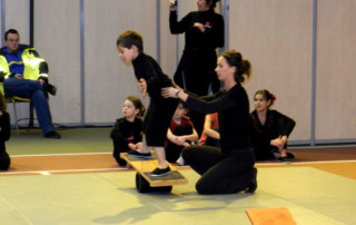 Atelier cirque- Marché de Noël 2011 - école de cirque En Piste - Cesson-Sévigné - Rennes Metropole