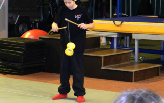 Atelier cirque- Marché de Noël 2011 - école de cirque En Piste - Cesson-Sévigné - Rennes Metropole