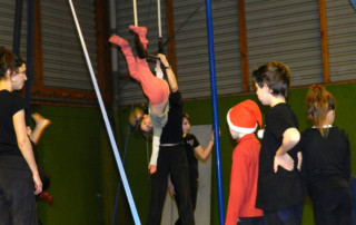 Atelier cirque- Marché de Noël 2011 - école de cirque En Piste - Cesson-Sévigné - Rennes Metropole
