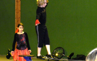 Atelier cirque- Marché de Noël 2011 - école de cirque En Piste - Cesson-Sévigné - Rennes Metropole