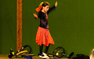 Atelier cirque- Marché de Noël 2011 - école de cirque En Piste - Cesson-Sévigné - Rennes Metropole