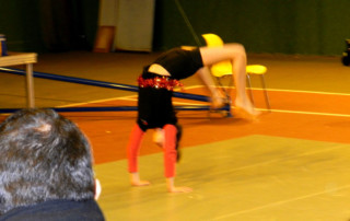 Atelier cirque- Marché de Noël 2011 - école de cirque En Piste - Cesson-Sévigné - Rennes Metropole