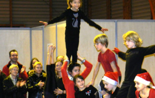 Atelier cirque- Marché de Noël 2011 - école de cirque En Piste - Cesson-Sévigné - Rennes Metropole