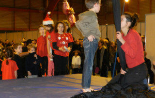 Atelier cirque- Marché de Noël 2011 - école de cirque En Piste - Cesson-Sévigné - Rennes Metropole