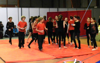 Atelier cirque- Marché de Noël 2011 - école de cirque En Piste - Cesson-Sévigné - Rennes Metropole