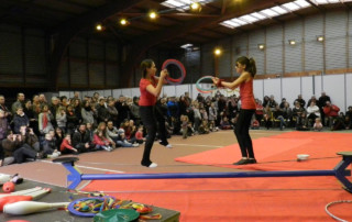 Atelier cirque- Marché de Noël 2011 - école de cirque En Piste - Cesson-Sévigné - Rennes Metropole