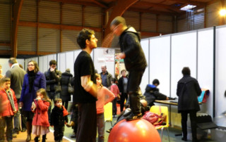 Atelier cirque- Marché de Noël 2011 - école de cirque En Piste - Cesson-Sévigné - Rennes Metropole