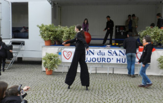 Animation cirque Don du sang 2013 - école de cirque En Piste - Cesson-Sévigné - Rennes Metropole