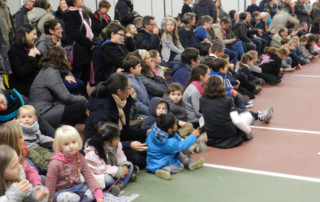 Animation cirque - Marché de Noël de Cesson-Sévigne 2014 - école de cirque En Piste - Cesson-Sévigné - Rennes Metropole
