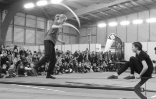 Animation cirque - Marché de Noël de Cesson-Sévigne 2014 - école de cirque En Piste - Cesson-Sévigné - Rennes Metropole