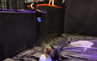 Les élèves d'En Piste s'éclatent au Trampoline Park !